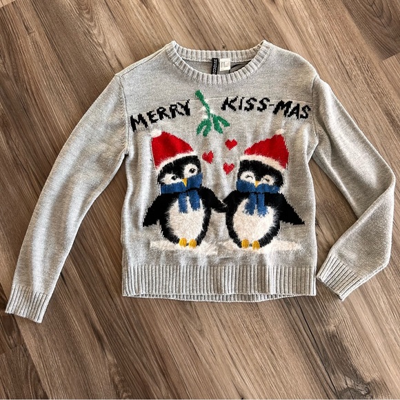 Divided Sweaters - H&M Penguin Christmas Sweater